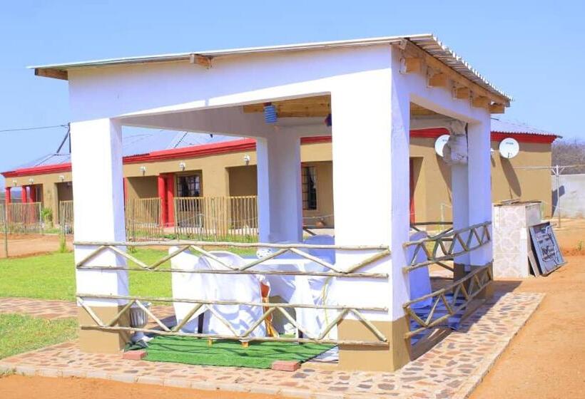 پانسیون Lormasol Mews Guesthouse