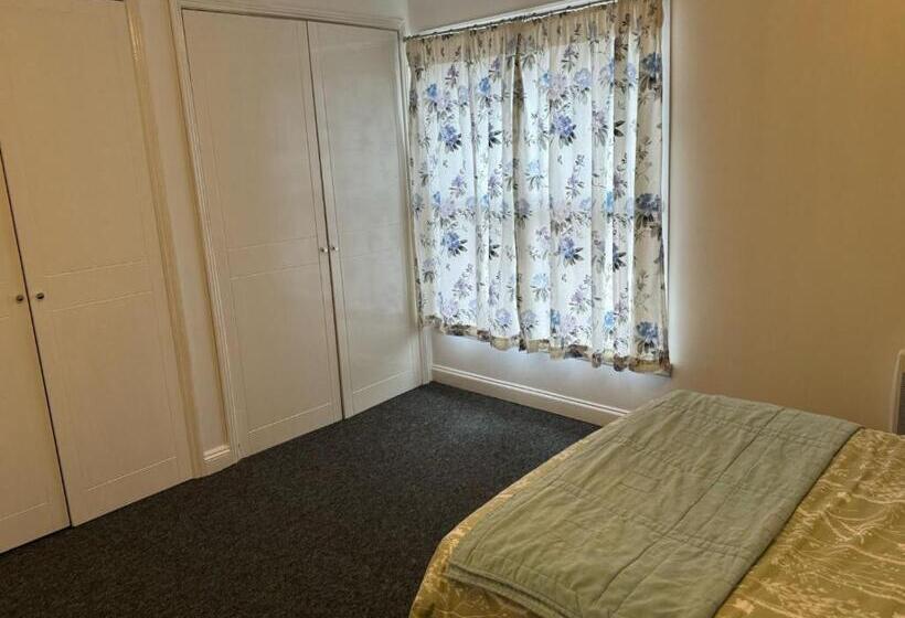 Prince Apartment Inn