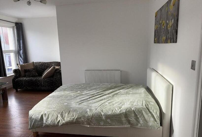 Prince Apartment Inn