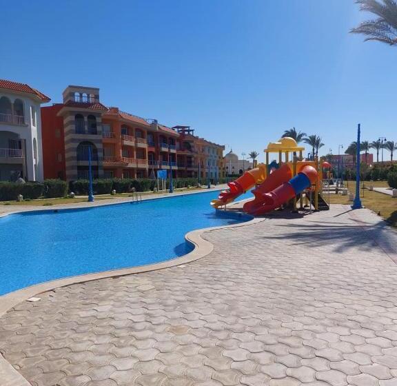 استراحتگاه Porto Matrouh Aqua Viva