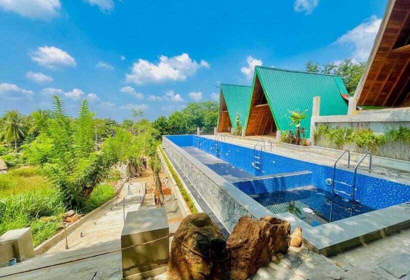 Sundown Lake Hotel & Spa