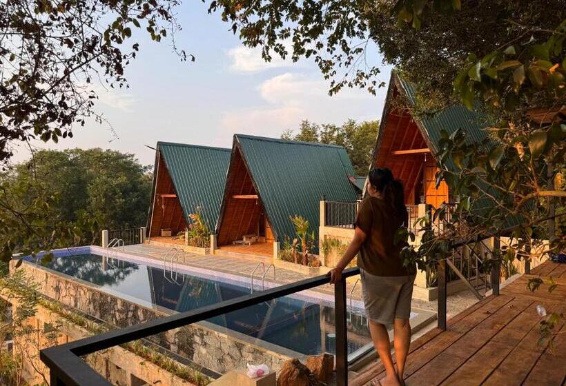 Sundown Lake Hotel & Spa