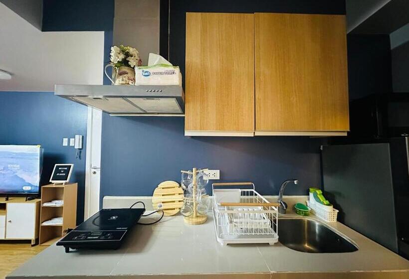 Azure Urban Resort Staycation Miami Tower Near Naia With Wifi And Netflix Js Haven