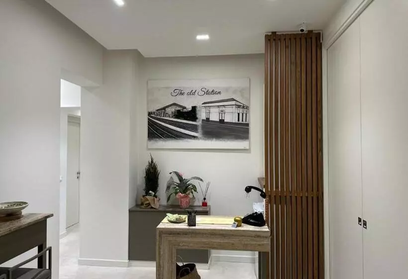 Aamiaismajoitus (B&B) La Vecchia Stazione Aci Castello