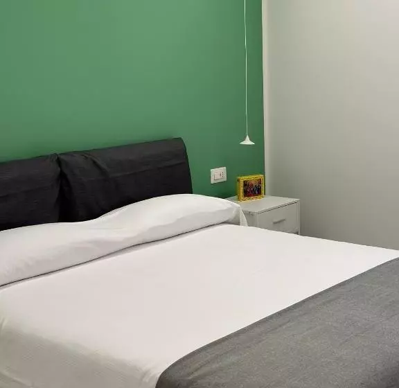 Aamiaismajoitus (B&B) La Vecchia Stazione Aci Castello