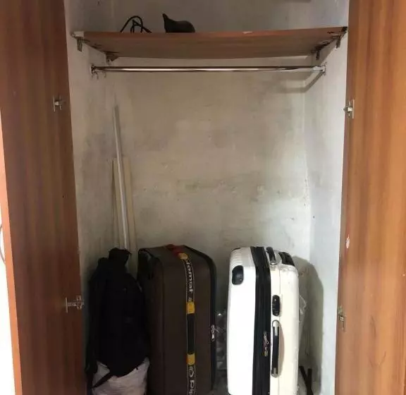 ベッドアンドブレックファースト Nizami Hostel