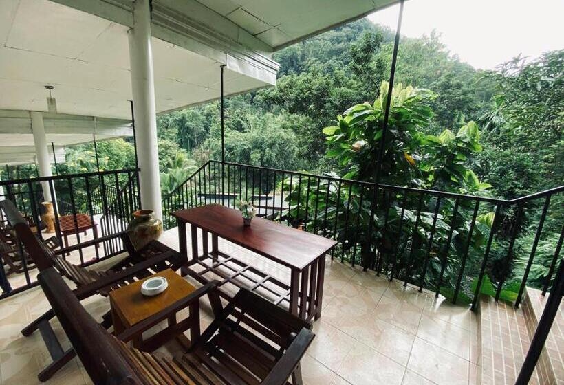 Hotell Adventure Base Camp Miyora