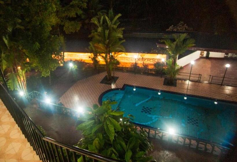 Hotell Adventure Base Camp Miyora