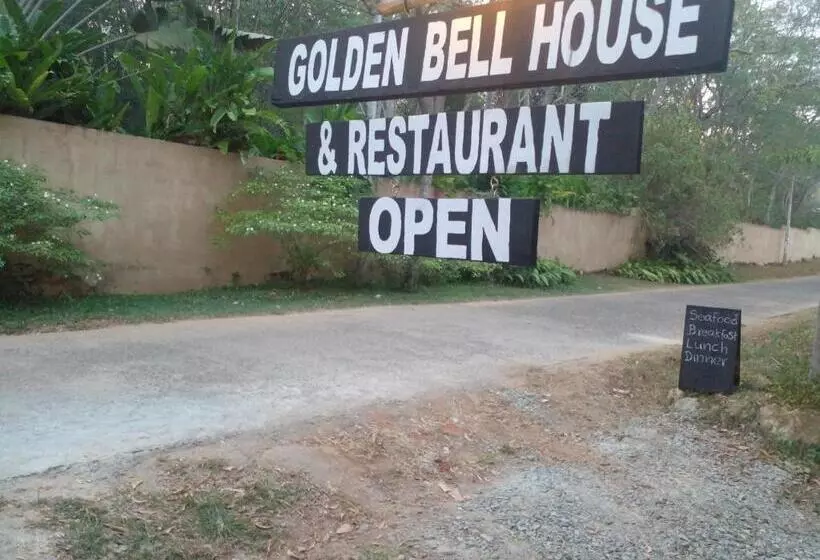 ホテル Golden Bell