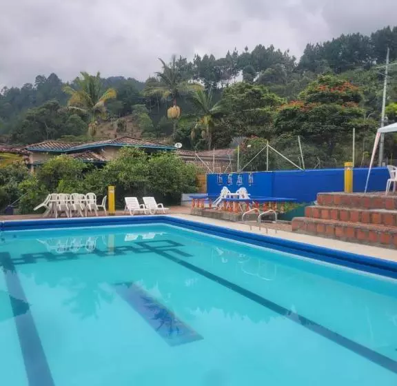 ホテル Hospedaje En Jardín Con Picsina