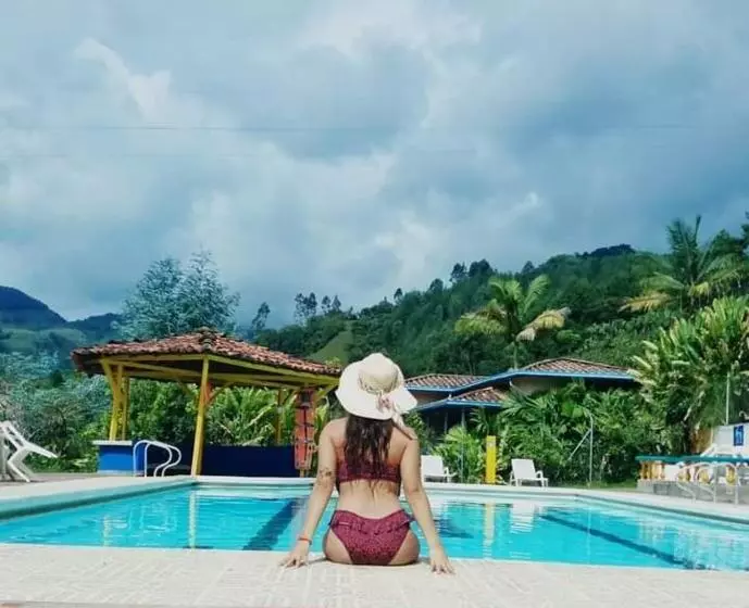 ホテル Hospedaje En Jardín Con Picsina