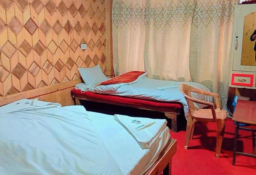 Hotel Mehak And Restarunt