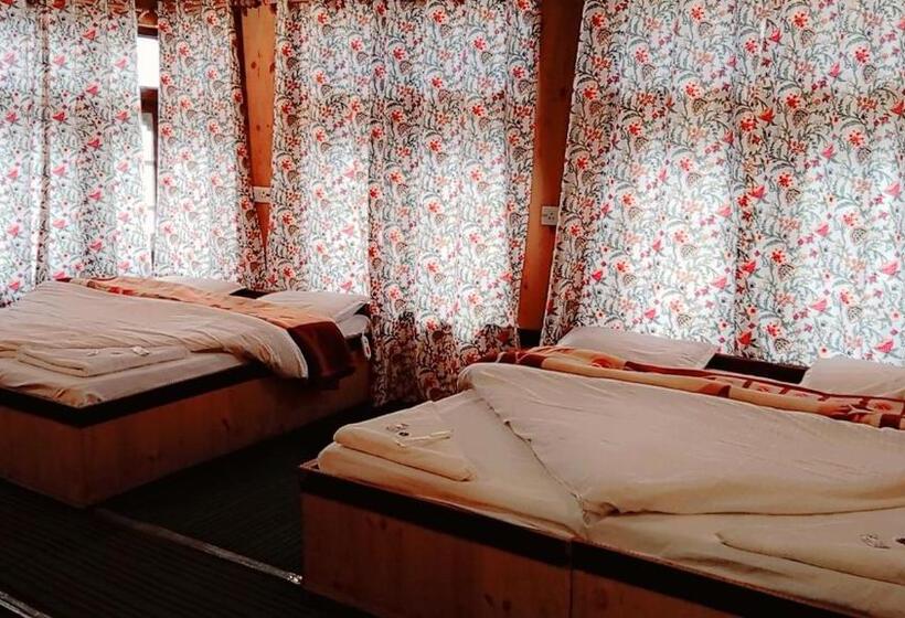 Hotel Mehak And Restarunt