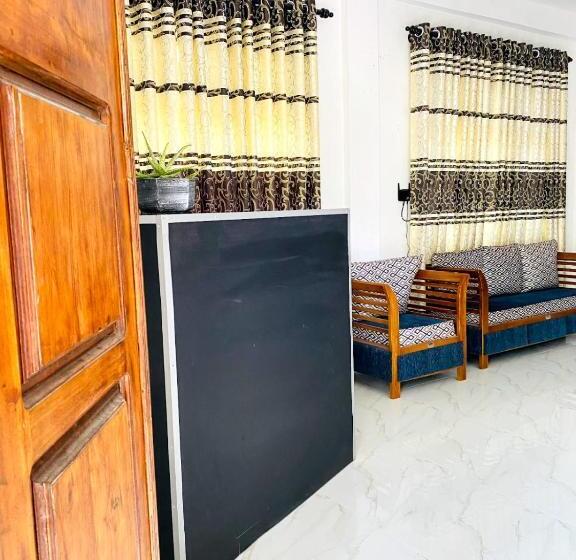 Отель Royal Homes And Wellness Center