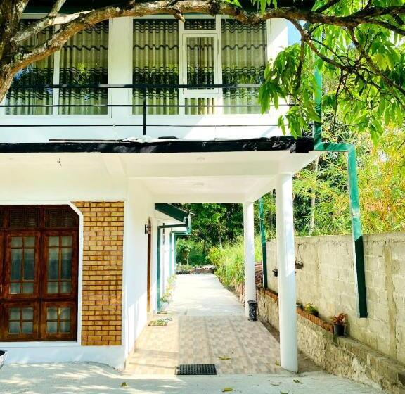 Отель Royal Homes And Wellness Center