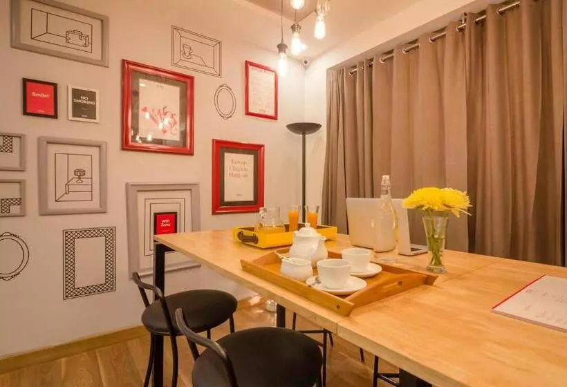 Hotelli Townhouse 1124 Majesty Inn