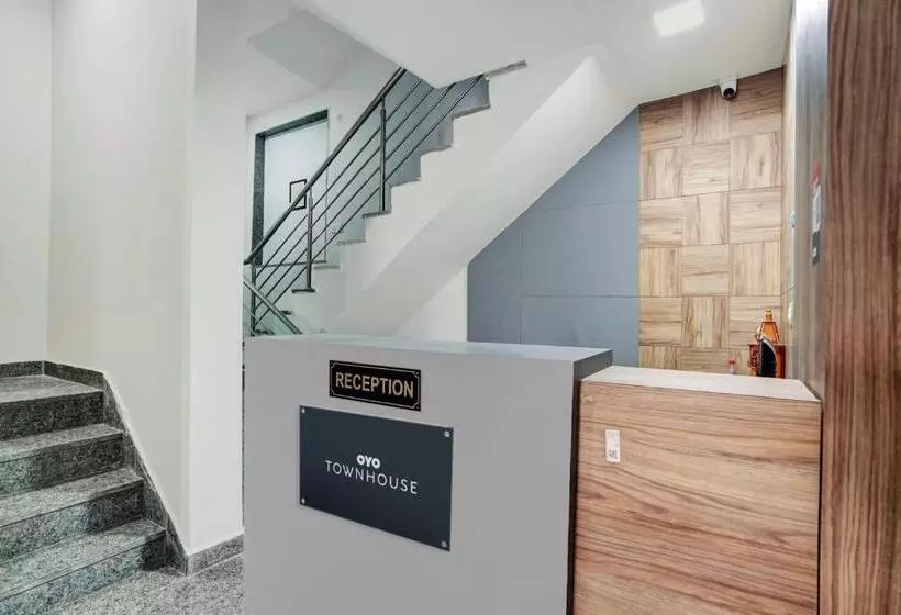 Hotelli Townhouse 1124 Majesty Inn