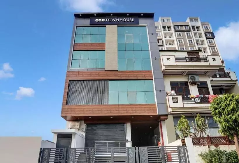 Hotelli Townhouse 1124 Majesty Inn