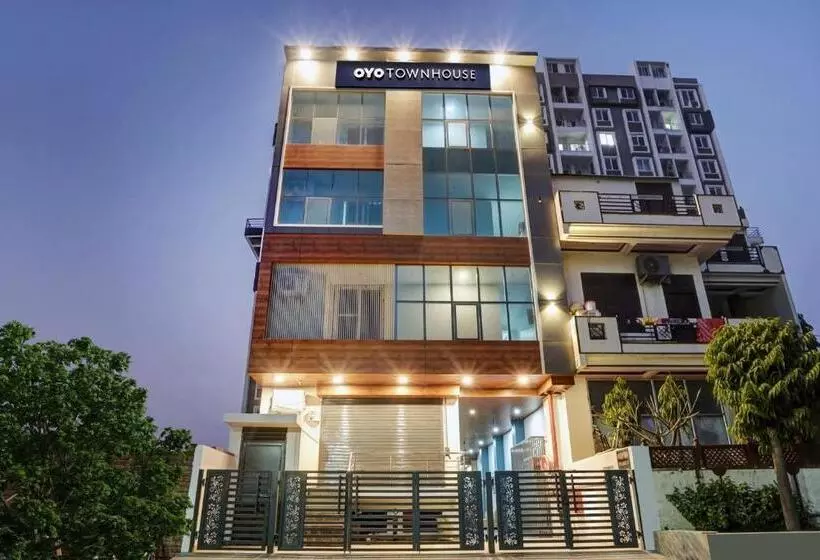 Hotelli Townhouse 1124 Majesty Inn