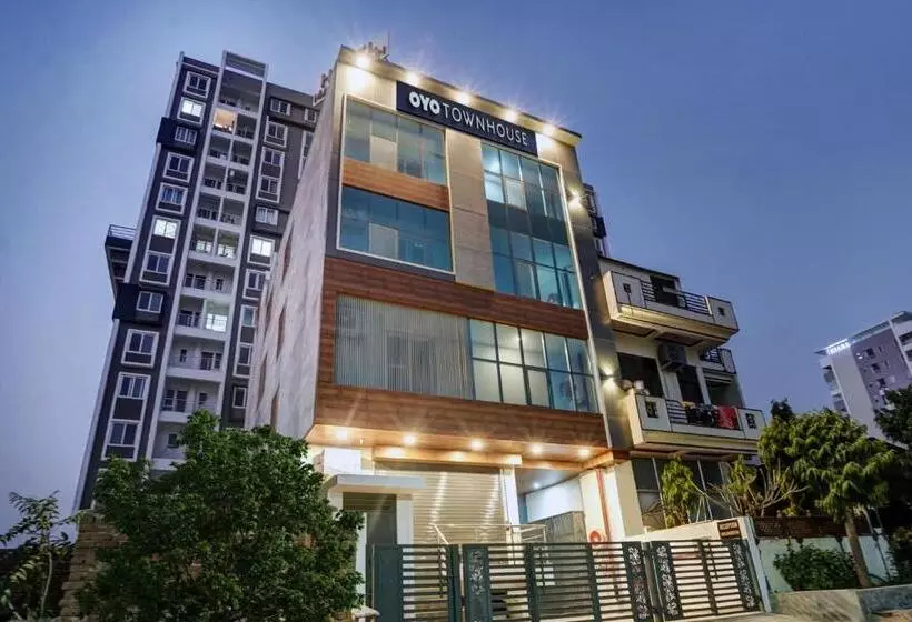 Hotelli Townhouse 1124 Majesty Inn