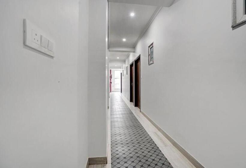 هتل Townhouse 1124 Majesty Inn