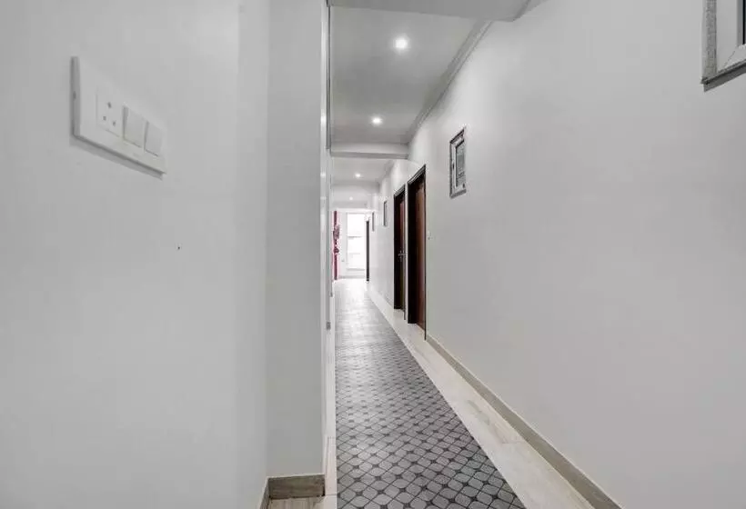 Hotelli Townhouse 1124 Majesty Inn