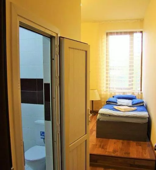 Mama Hostel
