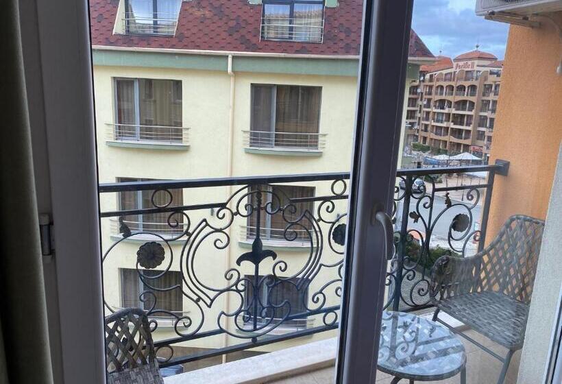 Marvel Deluxe Studio