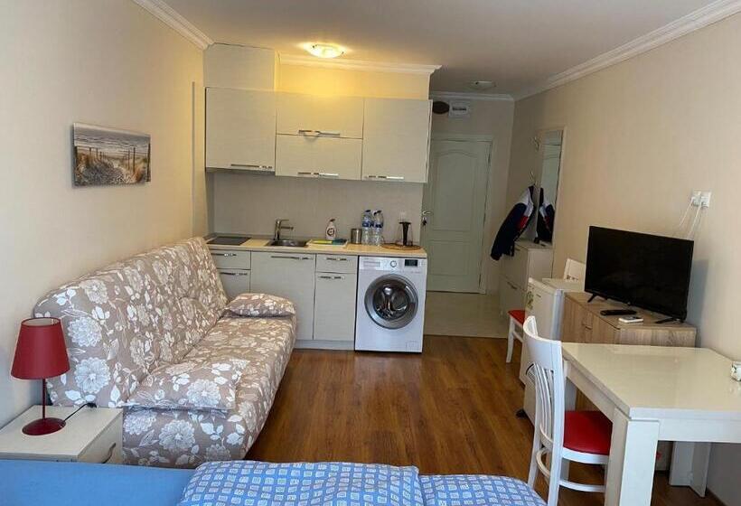 Marvel Deluxe Studio