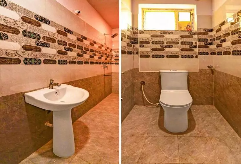 Oyo Flagship Hotel R Square