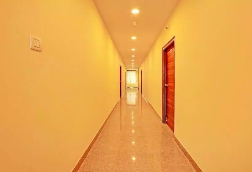 Oyo Flagship Hotel R Square