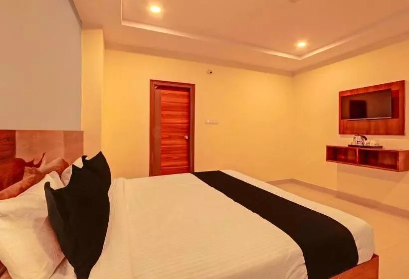 Oyo Flagship Hotel R Square