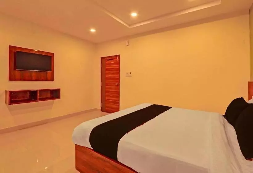 Oyo Flagship Hotel R Square
