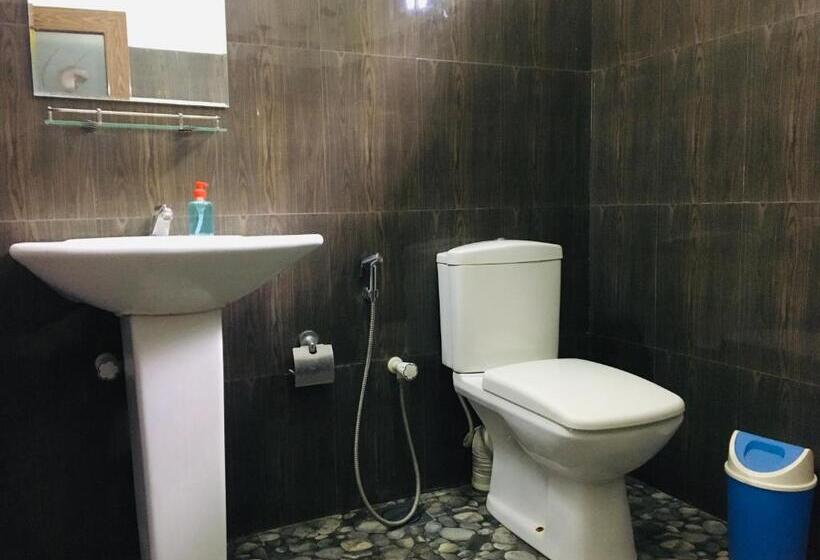 Pensione Dimuthu Green Villa