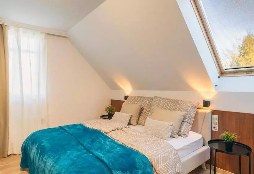 ペンション Feel Good House