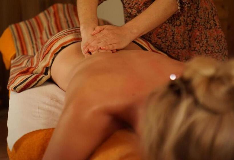 پانسیون Harmoonikum