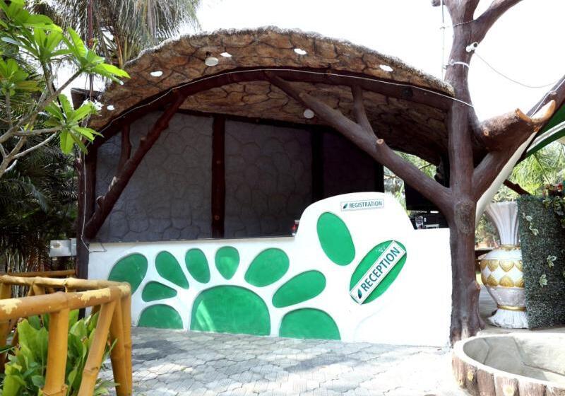 منتجع Sahyadri Pride