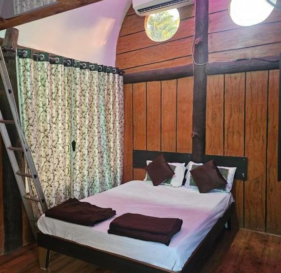 منتجع Sahyadri Pride