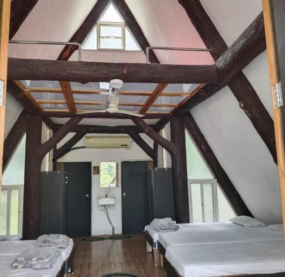 منتجع Sahyadri Pride