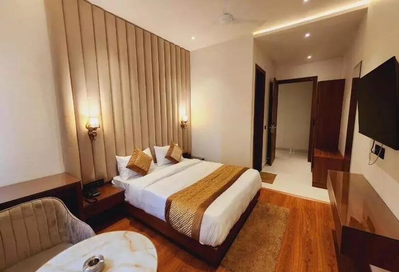 Shehnai Hotel And Banquet