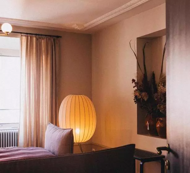 تختخواب و صبحانه In2 Bnb