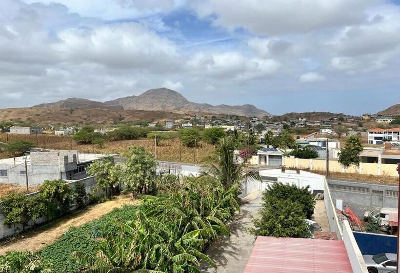 تختخواب و صبحانه Residencial Montrond