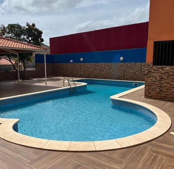 تختخواب و صبحانه Residencial Montrond