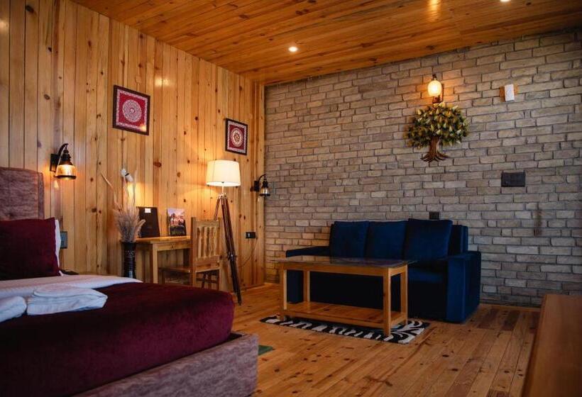 Hotel Kasar Himalaya Holiday Resort, Binsar Rd