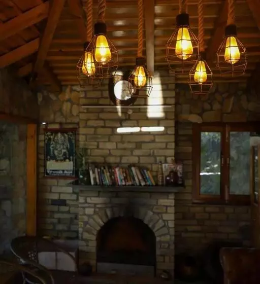 ホテル Kasar Himalaya Holiday Resort, Binsar Rd