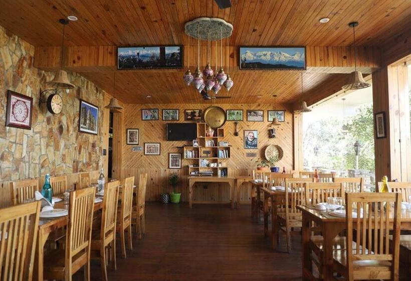Hotel Kasar Himalaya Holiday Resort, Binsar Rd
