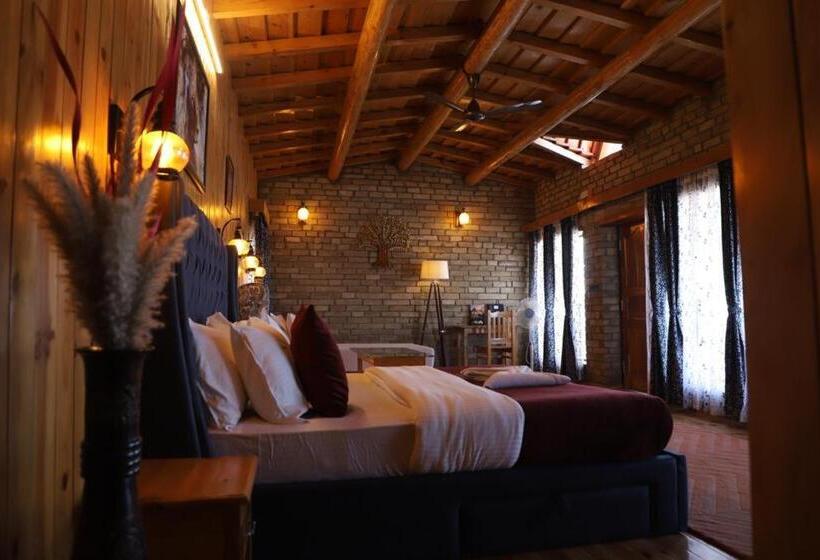 Hotel Kasar Himalaya Holiday Resort, Binsar Rd