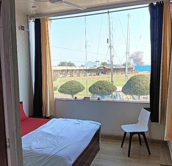 ホテル Krishna Funland Restaurant And Guest House