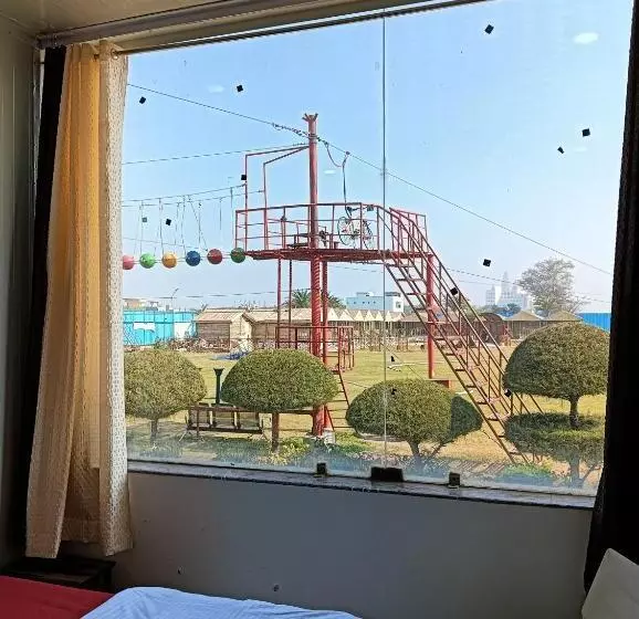 Hotelli Krishna Funland Restaurant And Guest House