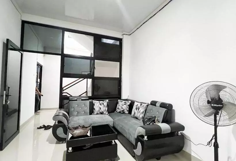 Hotel River House Mitra Reddoorz